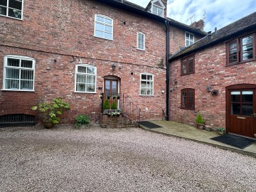 Click the photo for more details of Worcester Road, Ledbury, Herefordshire