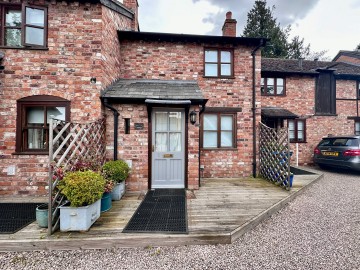 Click the photo for more details of Worcester Road, Ledbury, Herefordshire