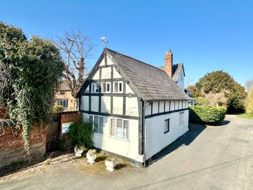 Click the photo for more details of Hinton Road, Hereford