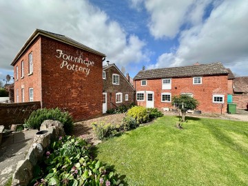 Click the photo for more details of Fromes Hill, Ledbury, Herefordshire
