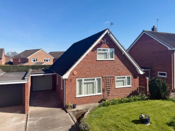 Click the photo for more details of Tensing Close, Hereford