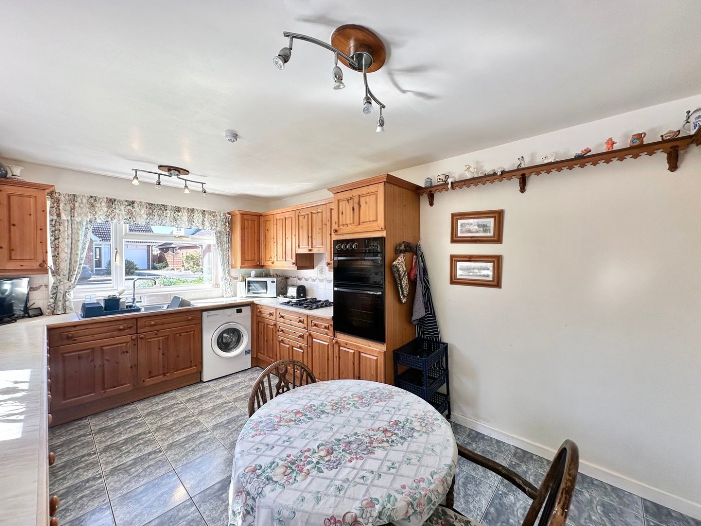 Images for Tensing Close, Hereford EAID:3282071433 BID:713703