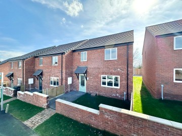 Click the photo for more details of Eign Hill Gardens, Hereford