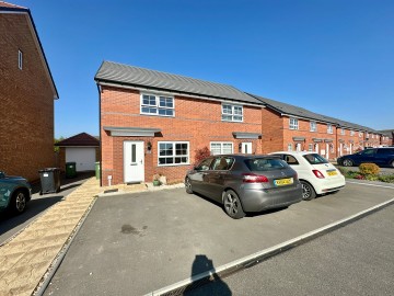 Click the photo for more details of Tennyson Road, Ledbury, Herefordshire