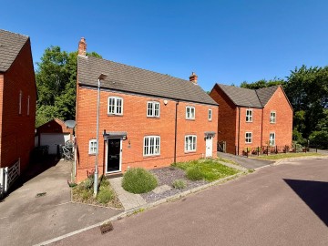 Click the photo for more details of Lady Somerset Drive, Ledbury, Herefordshire