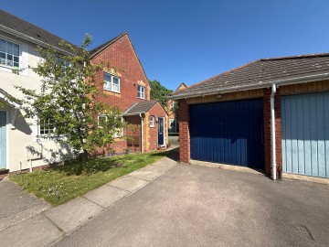 Click the photo for more details of Gibson Road, Ledbury, Herefordshire