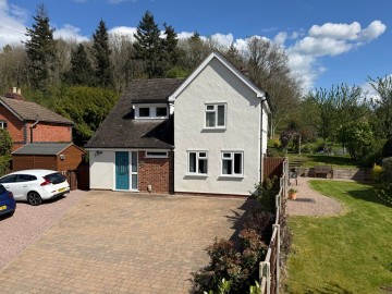 Click the photo for more details of Wellington Heath, Ledbury, Herefordshire