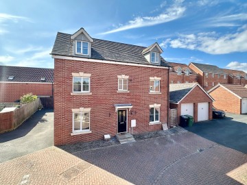 Click the photo for more details of Stable Drive, Hereford