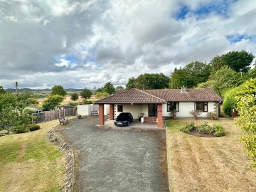 Click the photo for more details of Llanwarne, Hereford