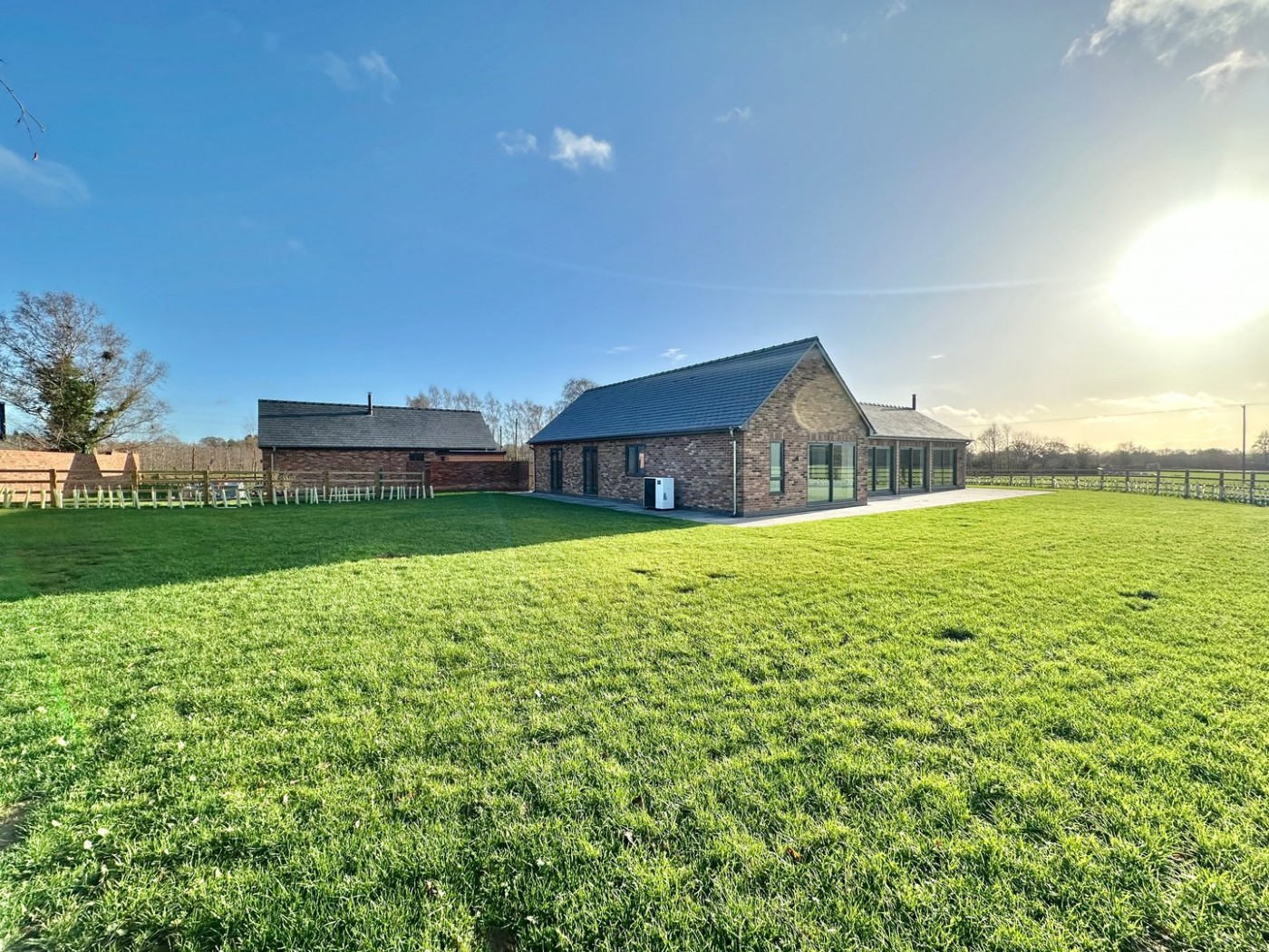 Images for Crowmoor Lane, Tillington EAID:3282071433 BID:713703