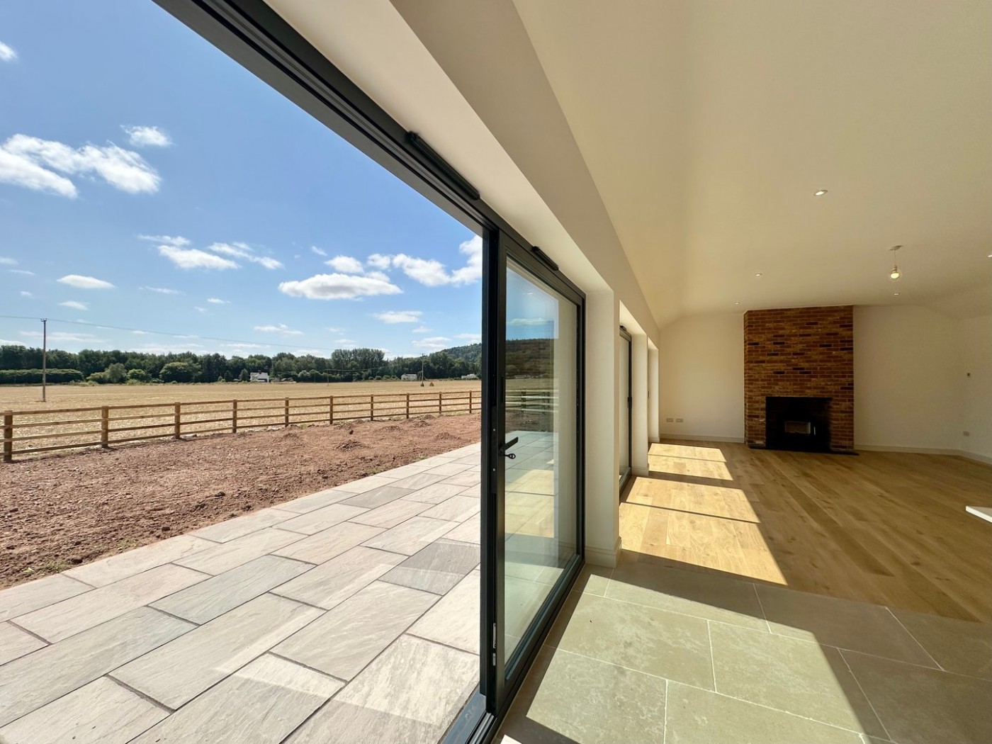 Images for Crowmoor Lane, Tillington EAID:3282071433 BID:713703