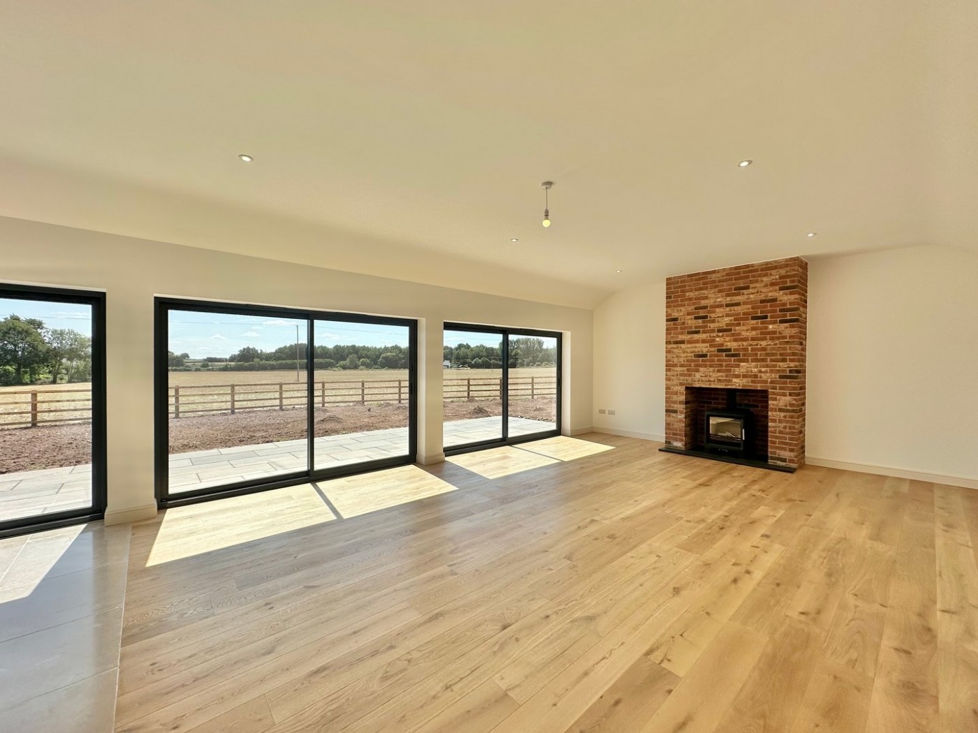 Images for Crowmoor Lane, Tillington EAID:3282071433 BID:713703