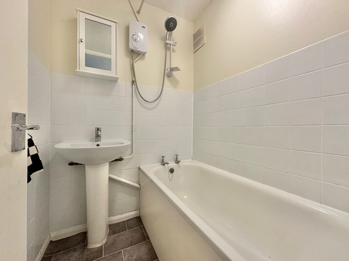 Images for Crest Court, Hereford EAID:3282071433 BID:713703