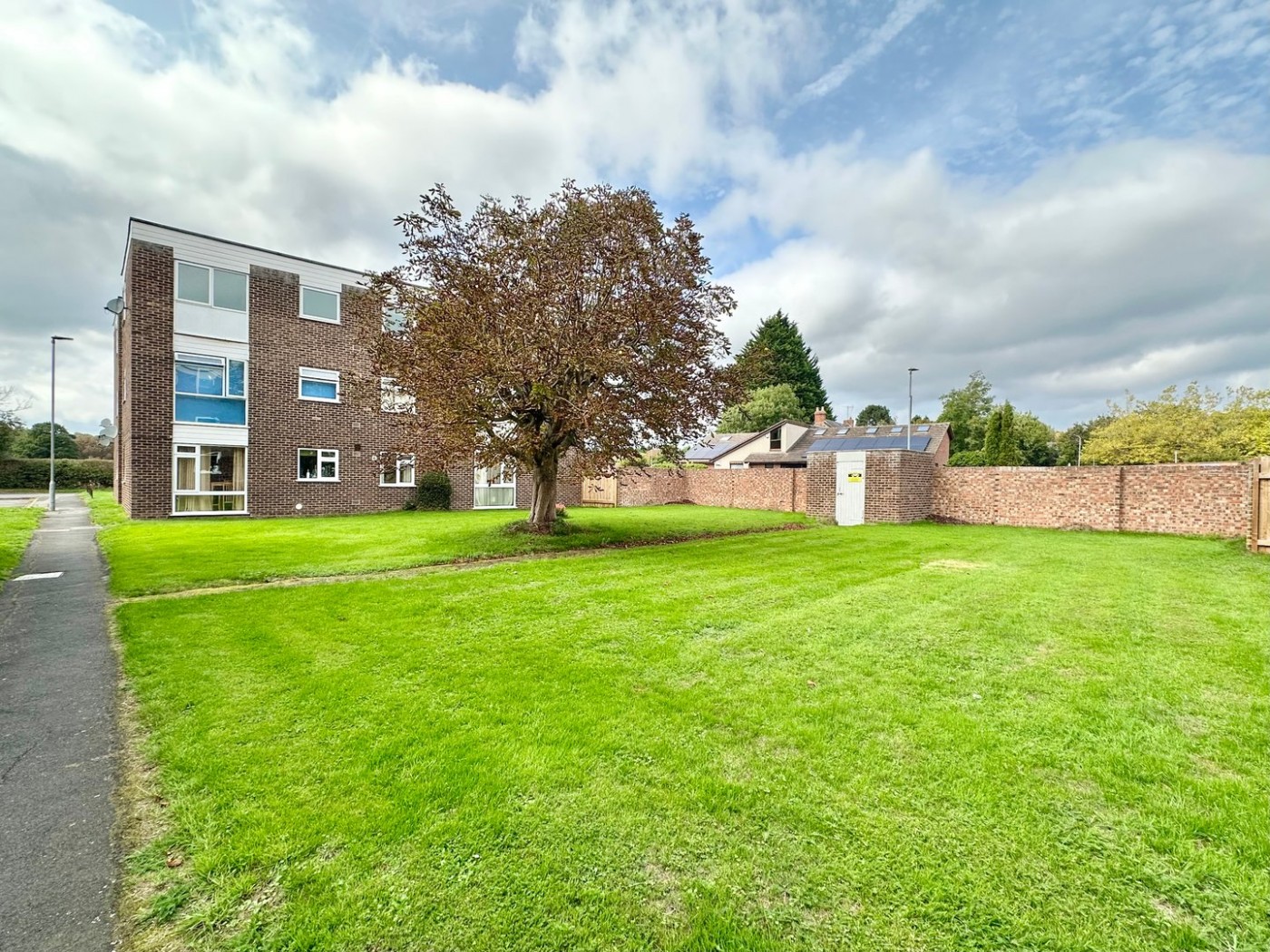 Images for Crest Court, Hereford EAID:3282071433 BID:713703