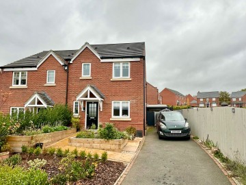 Click the photo for more details of Malvern Oaks Close, Cradley, Herefordshire