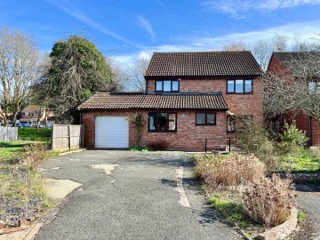 Click the photo for more details of Spinney Grove, Hereford