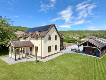Click the photo for more details of Tillington, Hereford